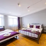 Deluxe Apart By Frame